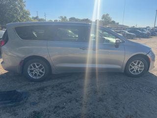 2017 Chrysler Pacifica Touring - Exterior Side Passenger