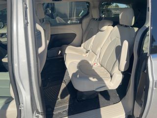 2017 Chrysler Pacifica Touring - Interior Rear Seat Image