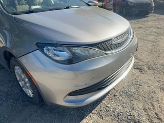 2017 Chrysler Pacifica Touring - Primary Damage Left Image
