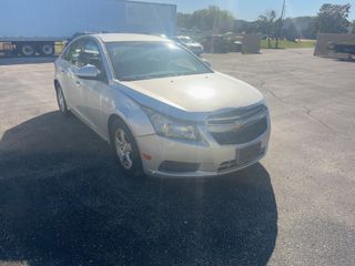 2013 Chevrolet Cruze LT - Exterior Front Right Corner Image