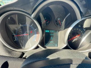 2013 Chevrolet Cruze LT - Interior Instrument Cluster / Odometer Image