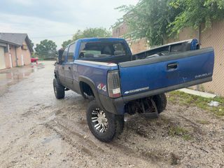 2003 Chevrolet Silverado 1500HD LS - Primary Damage Right Image