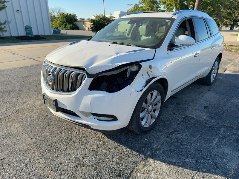 2014 Buick Enclave Premium - Exterior Front Left Corner Image