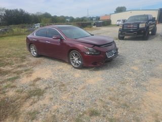 2010 Nissan Maxima 3.5 SV w/Premium Pkg - Exterior Front Right Corner Image