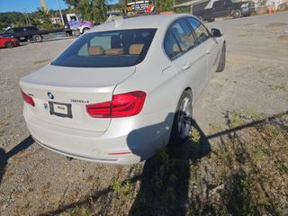 2018 BMW 328d 328d xDrive - Exterior Rear Right Corner Image