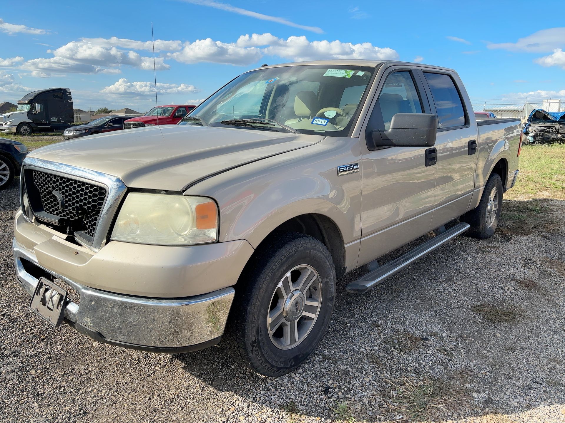 2007 Ford F-150 XLT - Exterior Front Left Corner Image