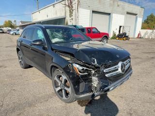 2021 Mercedes-Benz GLC 300 GLC 300 - Exterior Front Right Corner Image