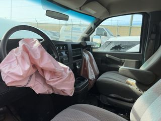 2017 GMC Savana Cutaway Work Van - Interior Front Seat Image