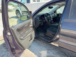 2015 GMC Acadia SLE - Driver's Front Door Image