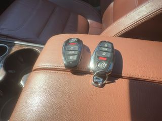 2015 Volkswagen Touareg Lux - Interior Steering Wheel With Keys Image