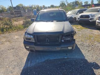 2006 Chevrolet TrailBlazer EXT LT - Exterior Front Center Image