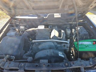 2006 Chevrolet TrailBlazer EXT LT - Engine Compartment Image