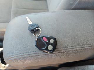 2006 Chevrolet TrailBlazer EXT LT - Interior Steering Wheel With Keys Image
