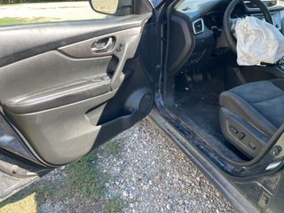 2016 Nissan Rogue Select SV - Driver's Front Door Image