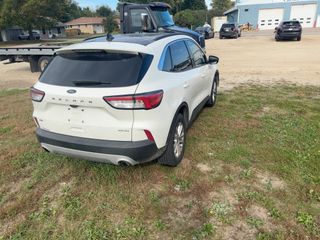 2021 Ford Escape SE - Exterior Rear Right Corner Image