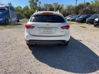 2016 INFINITI QX70 - Exterior Rear Center Image