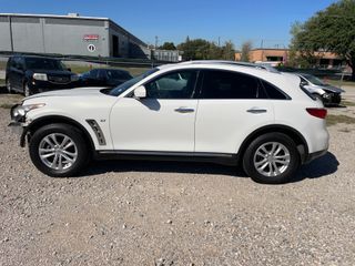 2016 INFINITI QX70 - Exterior Side Driver Image