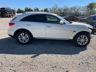 2016 INFINITI QX70 - Exterior Side Passenger