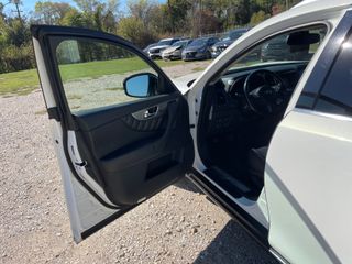 2016 INFINITI QX70 - Driver's Front Door Image