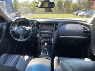 2016 INFINITI QX70 - Interior Full Dashboard Image