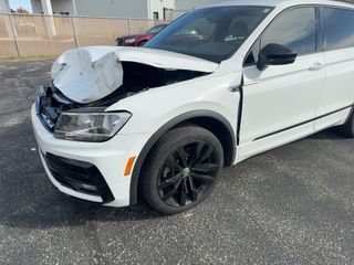 2020 Volkswagen Tiguan SE - Exterior Front Left Corner Image