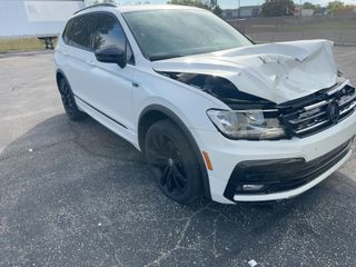 2020 Volkswagen Tiguan SE - Exterior Front Right Corner Image