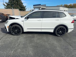 2020 Volkswagen Tiguan SE - Exterior Side Driver Image
