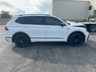 2020 Volkswagen Tiguan SE - Exterior Side Passenger
