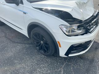 2020 Volkswagen Tiguan SE - Primary Damage Right Image