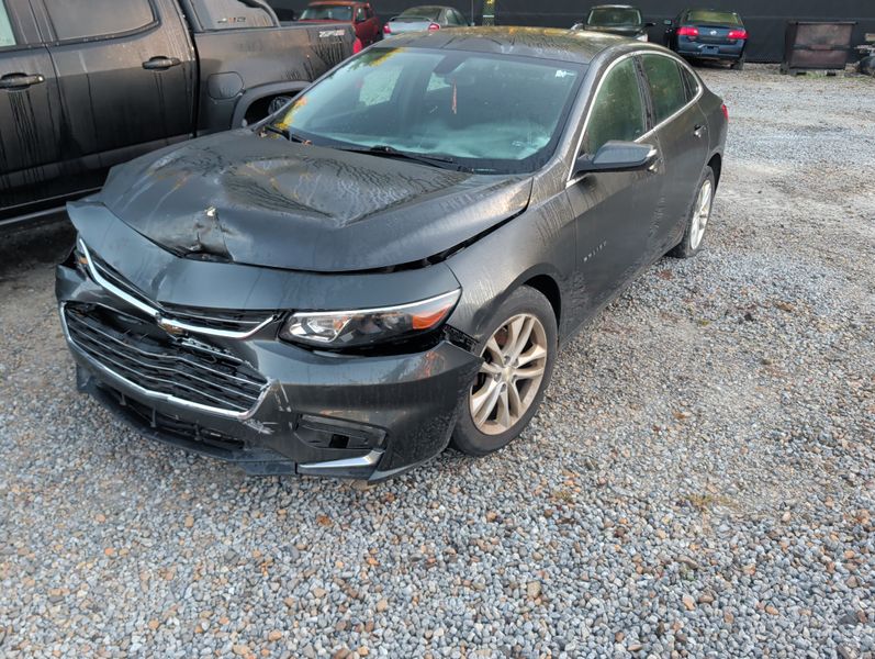2016 Chevrolet Malibu LT - Exterior Front Left Corner Image