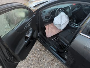 2016 Chevrolet Malibu LT - Driver's Front Door Image