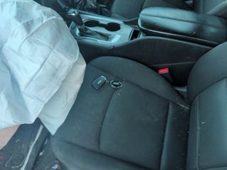 2016 Chevrolet Malibu LT - Interior Steering Wheel With Keys Image