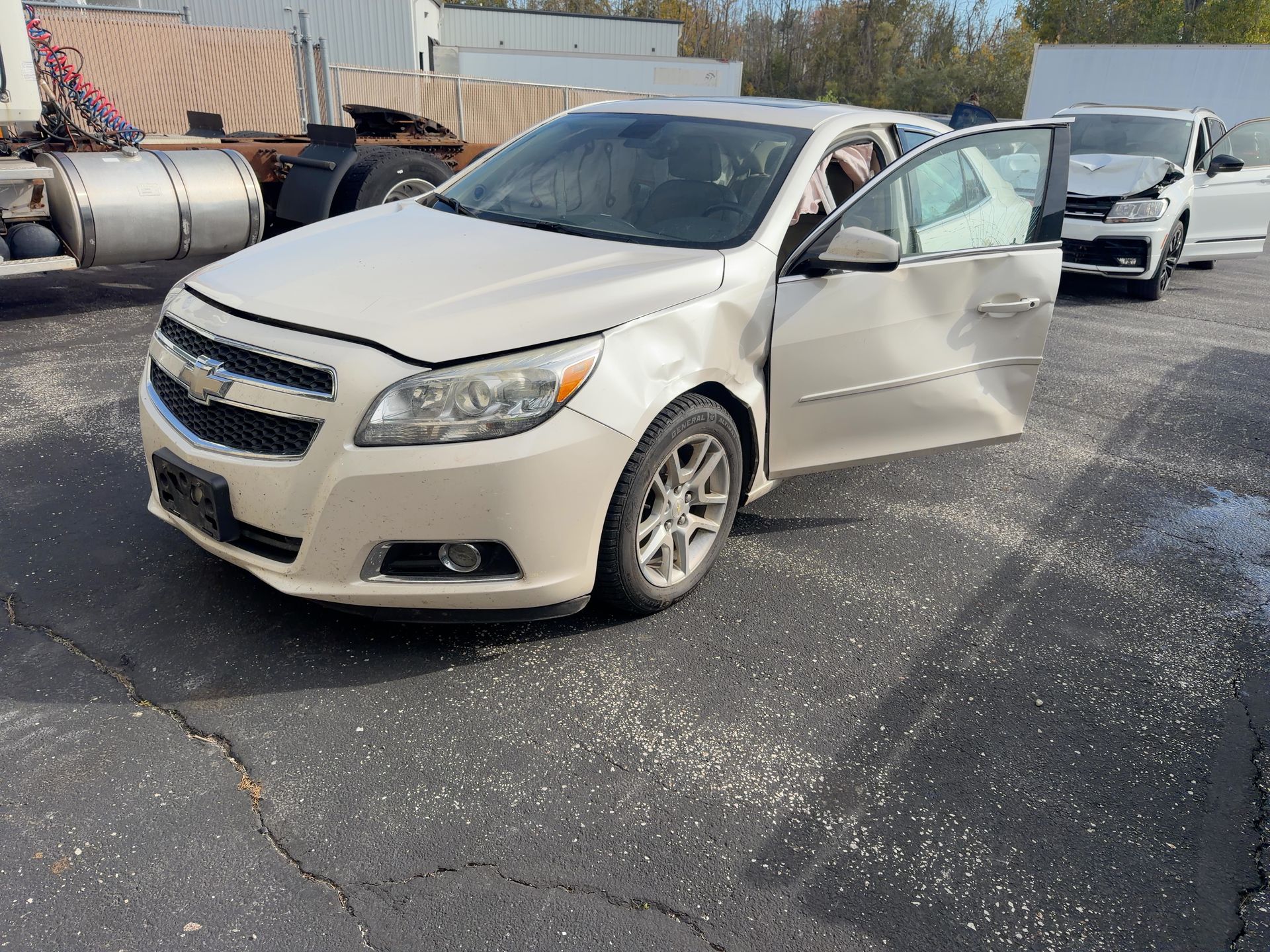 2013 Chevrolet Malibu ECO - Exterior Front Left Corner Image