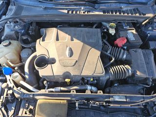 2017 Lincoln Continental Black Label - Engine Compartment Image