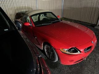 2004 BMW Z4 2.5i - Exterior Side Passenger