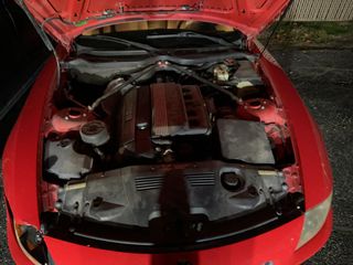 2004 BMW Z4 2.5i - Engine Compartment Image