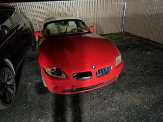 2004 BMW Z4 2.5i - Primary Damage Straight On Image