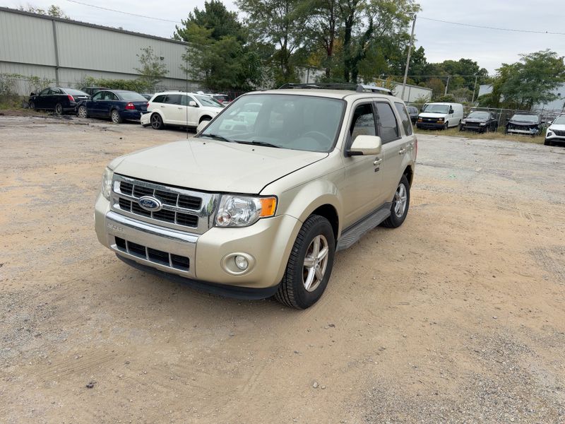 2011 Ford Escape Limited - Exterior Front Left Corner Image