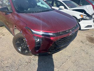 2024 Chevrolet Trax ACTIV - Exterior Front Right Corner Image