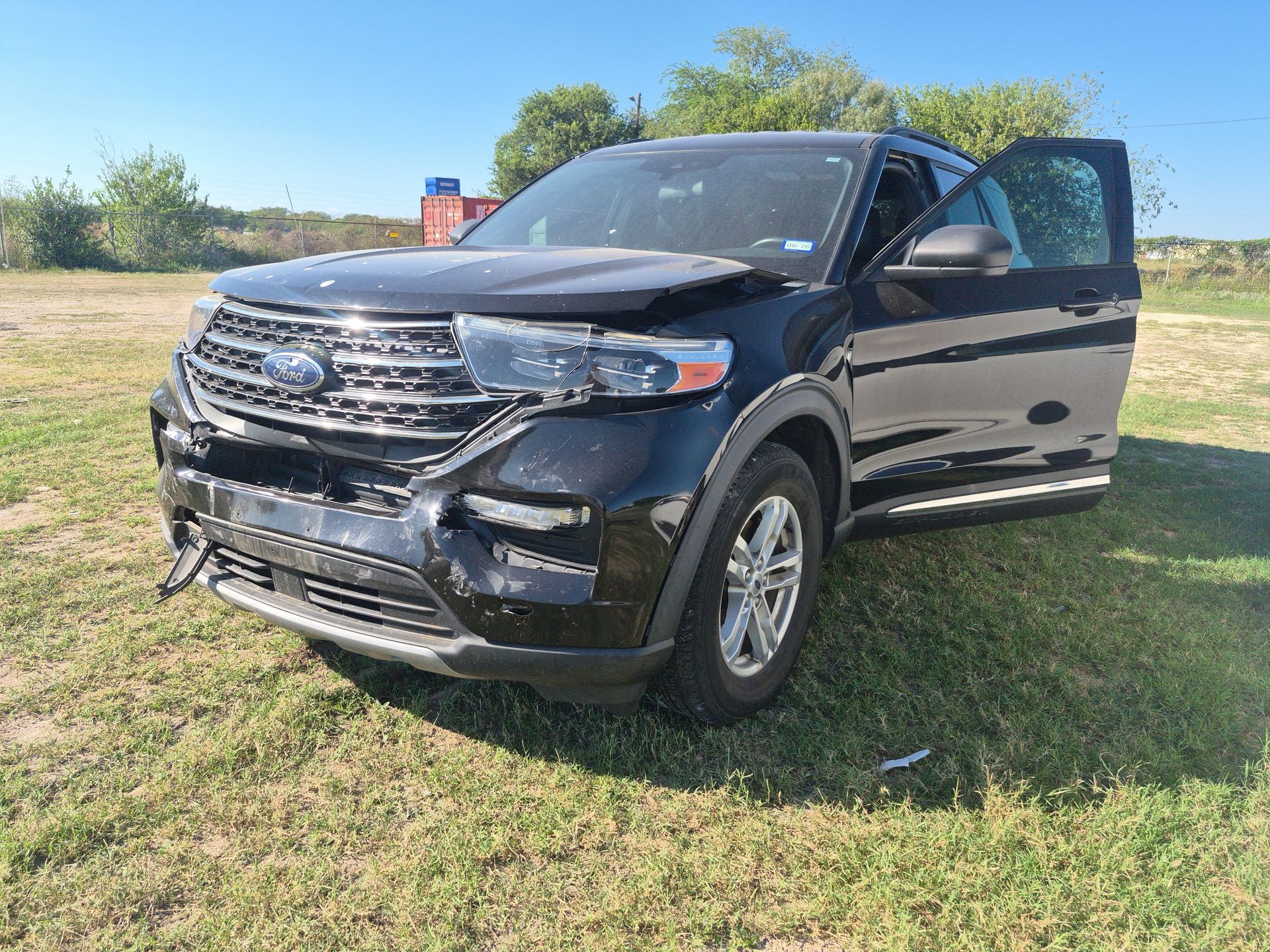 2020 Ford Explorer XLT - Exterior Front Left Corner Image
