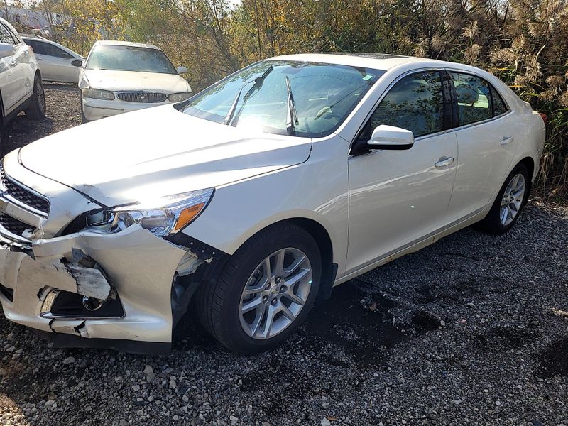 2013 Chevrolet Malibu ECO - Exterior Front Left Corner Image