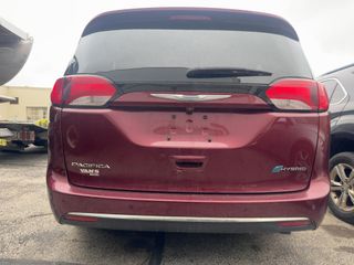 2018 Chrysler Pacifica Hybrid Hybrid Limited - Exterior Rear Center Image