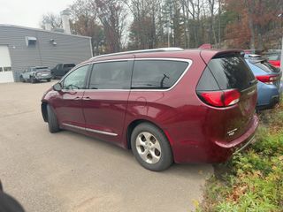 2018 Chrysler Pacifica Hybrid Hybrid Limited - Exterior Side Driver Image
