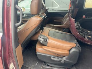 2018 Chrysler Pacifica Hybrid Hybrid Limited - Interior Rear Seat Image