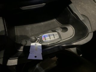 2018 Chrysler Pacifica Hybrid Hybrid Limited - Interior Steering Wheel With Keys Image