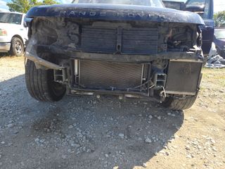 2020 Land Rover Range Rover P525 HSE - Primary Damage Straight On Image