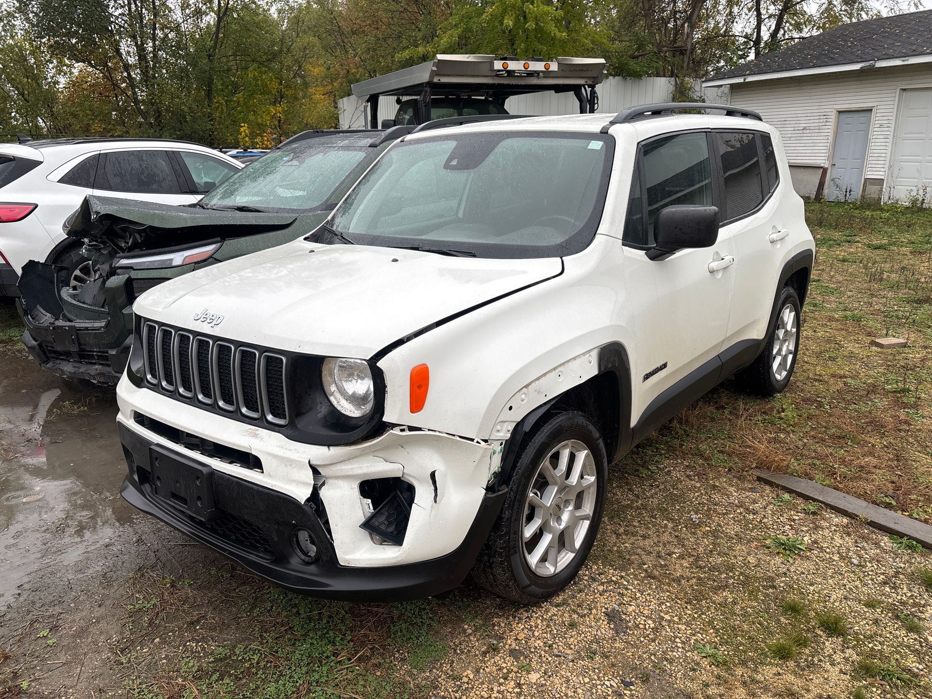 2022 Jeep Renegade Latitude - Exterior Front Left Corner Image