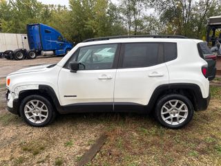2022 Jeep Renegade Latitude - Exterior Side Driver Image