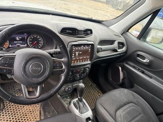 2022 Jeep Renegade Latitude - Interior Full Dashboard Image
