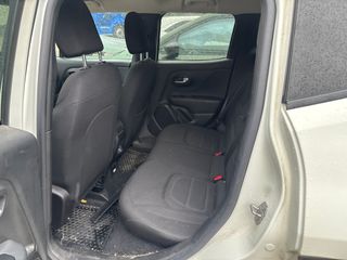 2022 Jeep Renegade Latitude - Interior Rear Seat Image